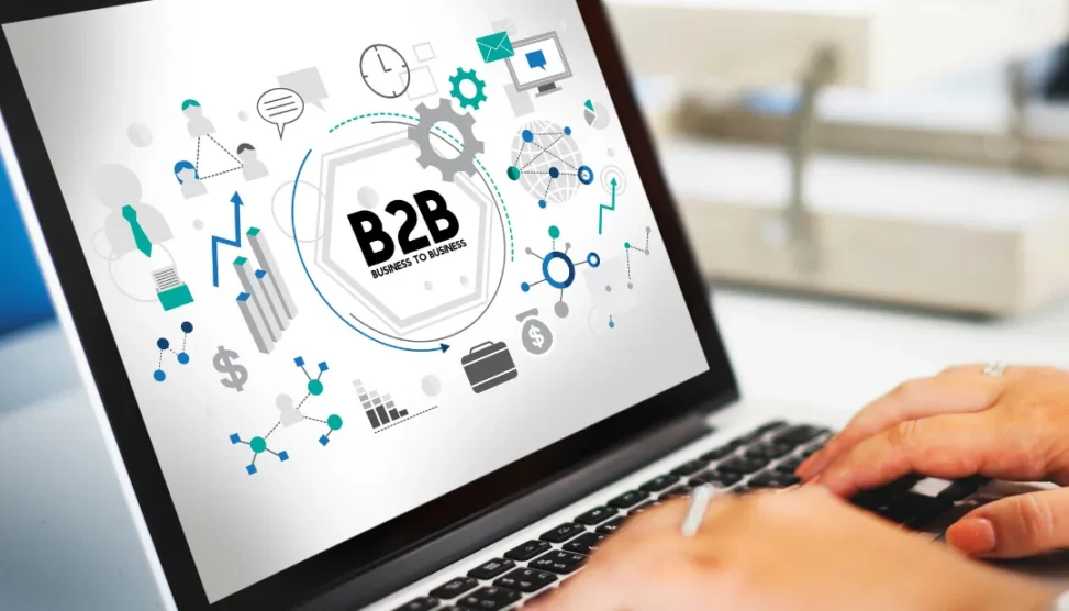 Profissional de vendas B2B superando desafios e objeções com cliente em reunião