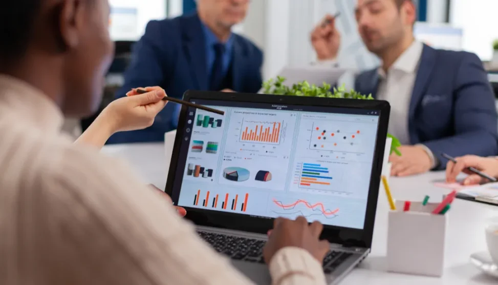 CRM B2B para PMEs Escolha Certa em 2026